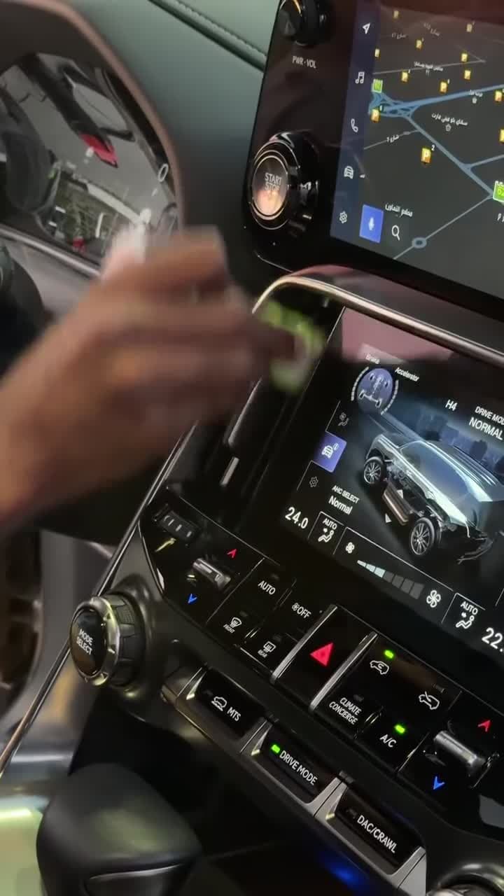 Lexus Digital Touchscreen & Console Steam Sanitization